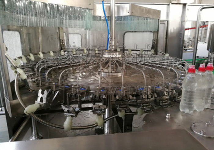12000-15000瓶/時(shí) 礦泉水三合一灌裝機(jī)